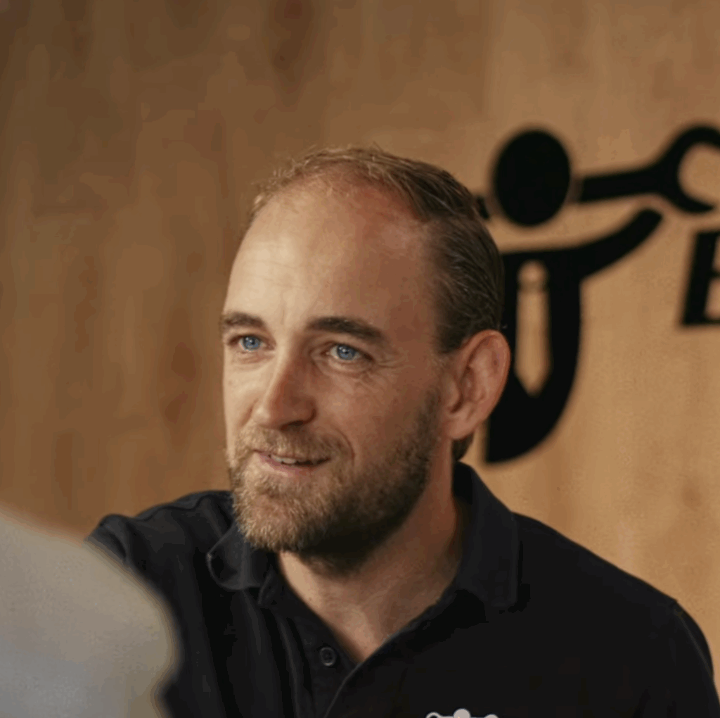 ortretfoto van Nick Doesburg, eigenaar van The Engineer's Garage.